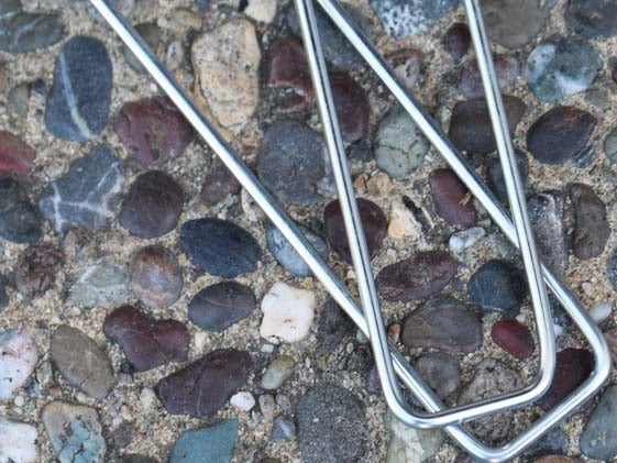Global Syn-Turf Turf Staples